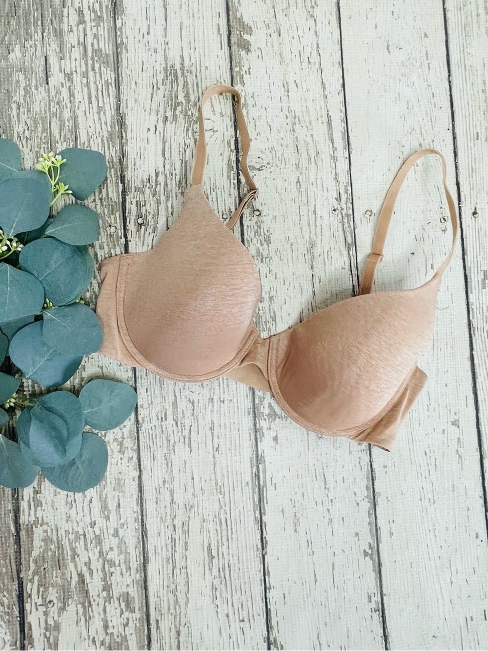 Victoria’s Secret Uplift Semi Demi Bra